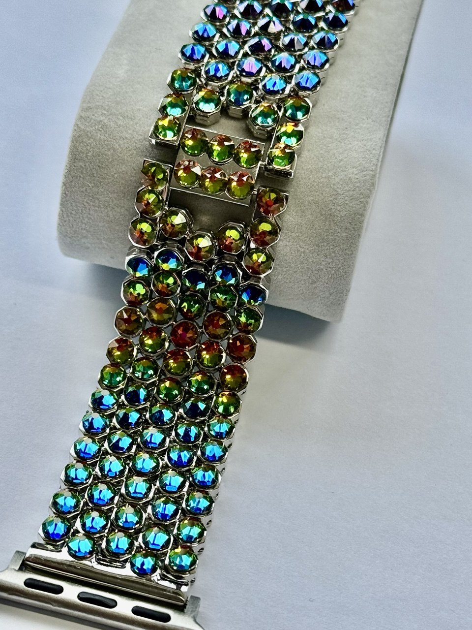 Luxury Apple Watch ⌚️ Band With Swarovski Crystals 💎 for the woman who loves to sparkle ✨