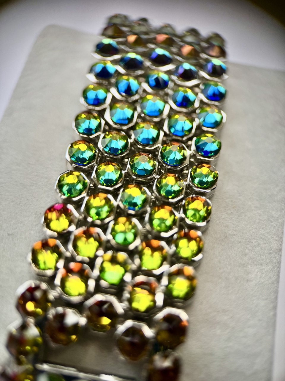 Luxury Apple Watch ⌚️ Band With Swarovski Crystals 💎 for the woman who loves to sparkle ✨
