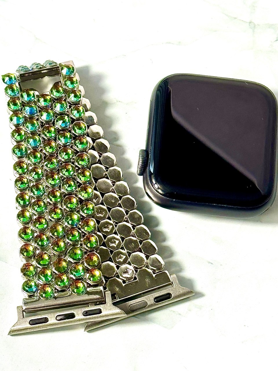Luxury Apple Watch ⌚️ Band With Swarovski Crystals 💎 for the woman who loves to sparkle ✨
