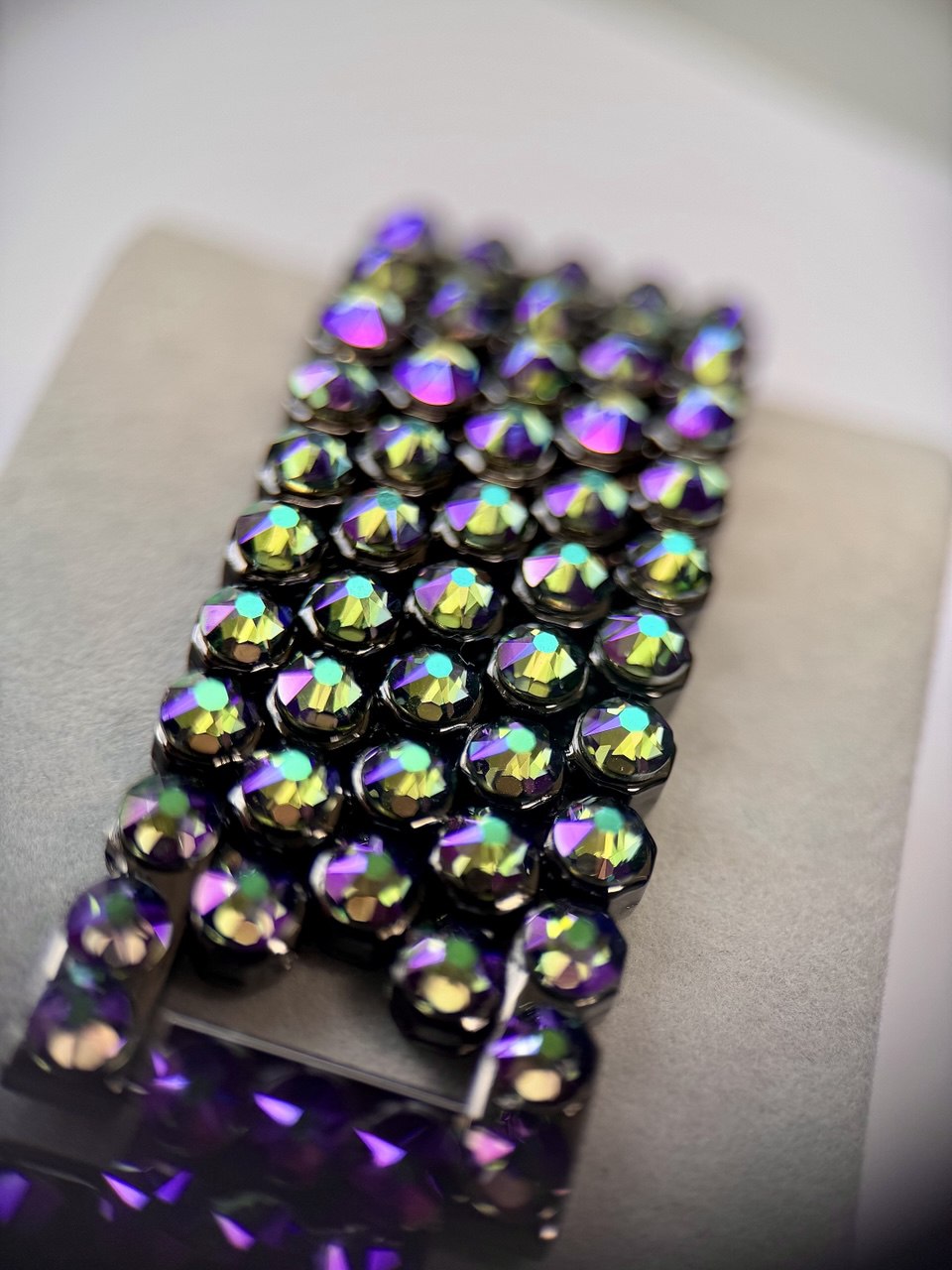 Luxury Apple Watch ⌚️ Band With Swarovski Crystals 💎 for woman who loves to sparkle ✨