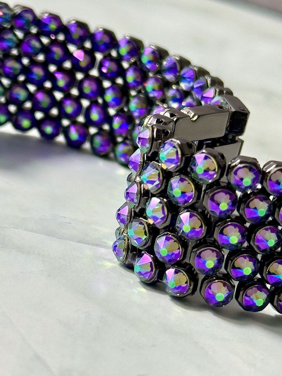 Luxury Apple Watch ⌚️ Band With Swarovski Crystals 💎 for woman who loves to sparkle ✨