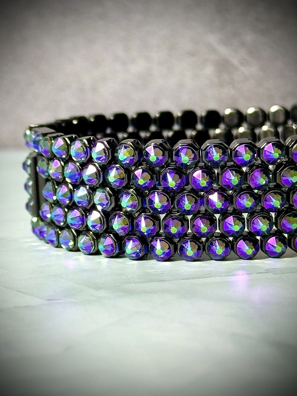 Luxury Apple Watch ⌚️ Band With Swarovski Crystals 💎 for woman who loves to sparkle ✨