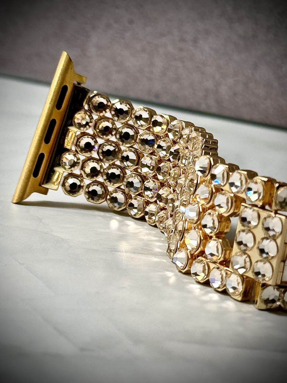 Luxury Apple Watch ⌚️ Band With Swarovski Crystals 💎 for woman who loves to sparkle ✨