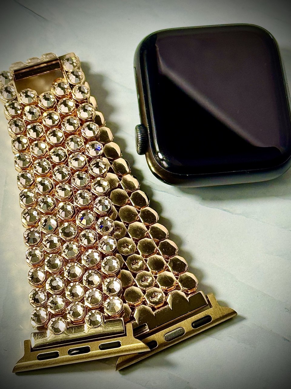 Luxury Apple Watch ⌚️ Band With Swarovski Crystals 💎 for woman who loves to sparkle ✨