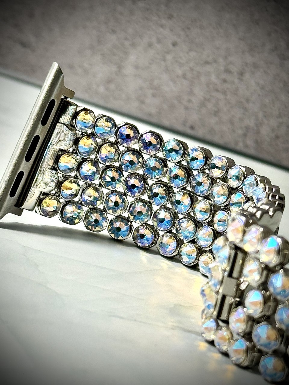 Luxury Apple Watch ⌚️ Band With Swarovski Crystals 💎 for woman who loves to sparkle✨