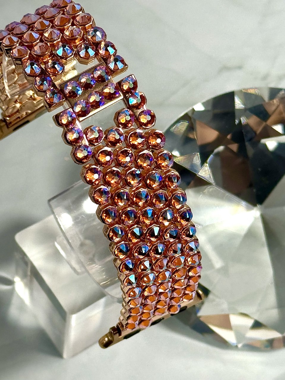 Luxury Apple Watch ⌚️ Band  With Swarovski Crystals 💎 for woman who loves to sparkle✨