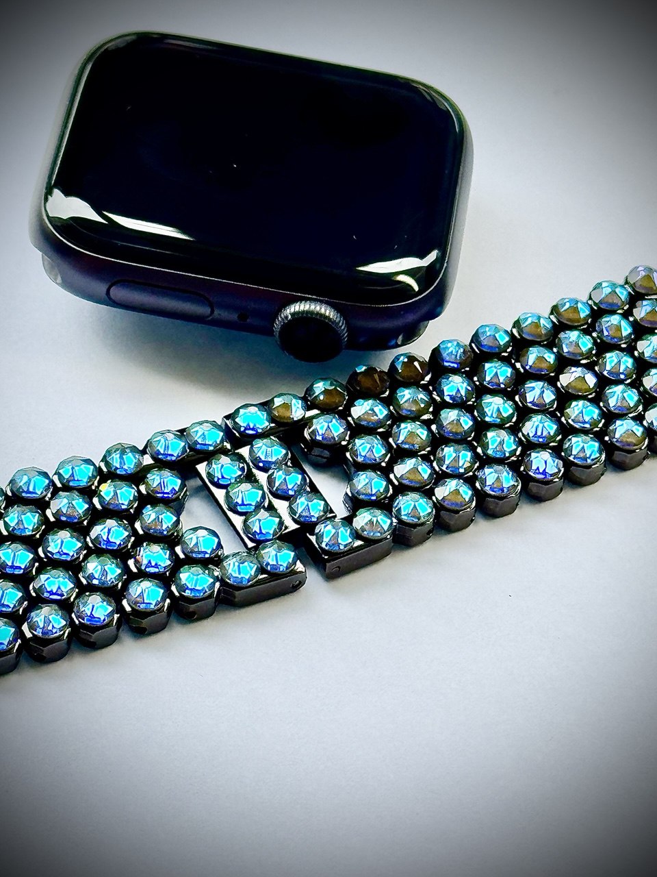 Luxury Apple Watch ⌚️ Band  With Swarovski Crystals 💎 for woman who loves to sparkle✨