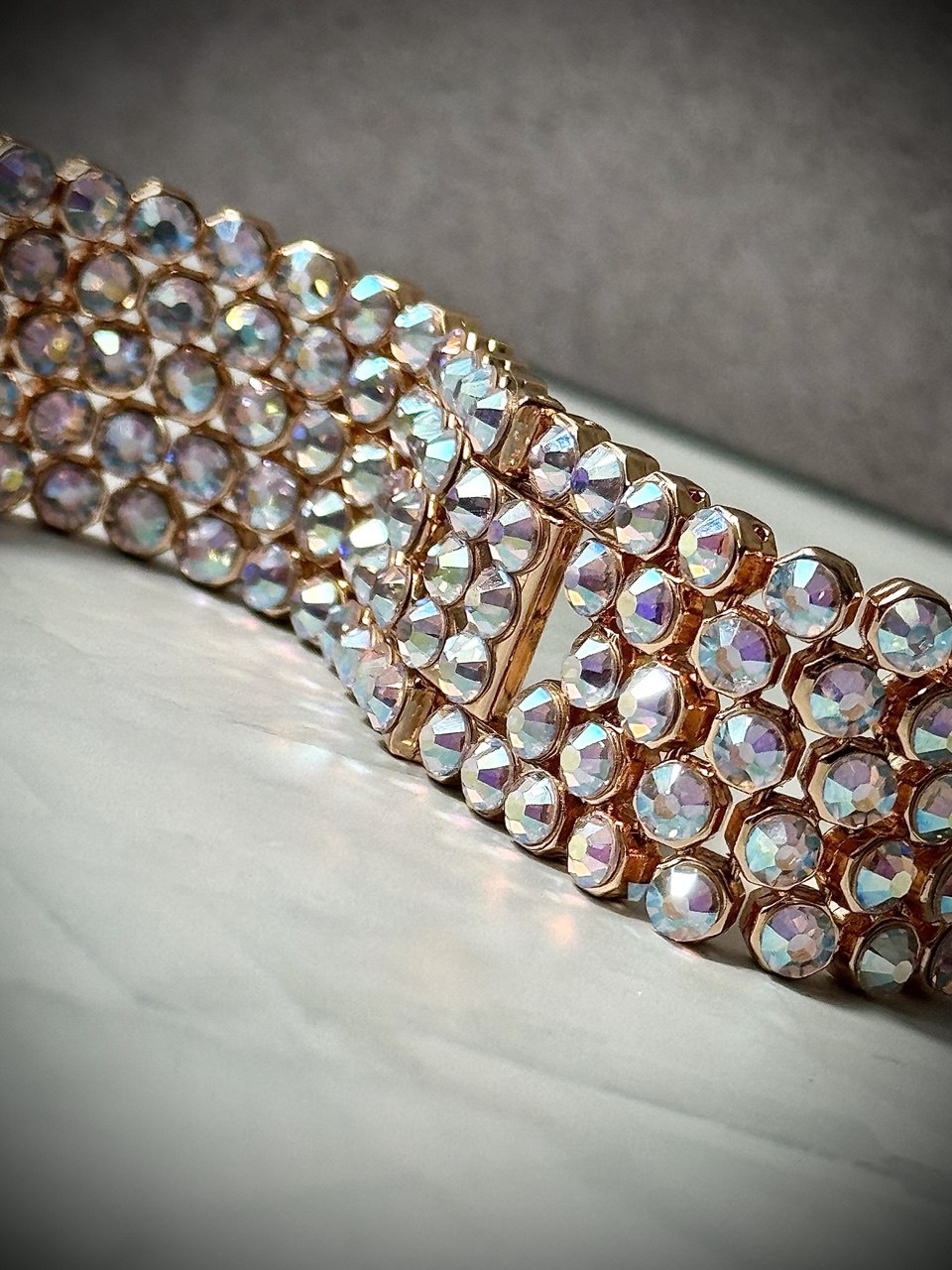 Luxury Apple Watch ⌚️ Band  With Swarovski Crystals 💎 for woman who loves to sparkle ✨