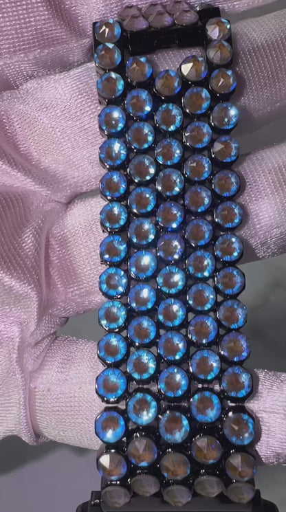 Luxury Apple Watch ⌚️ Band  With Swarovski Crystals 💎 for woman who loves to sparkle✨